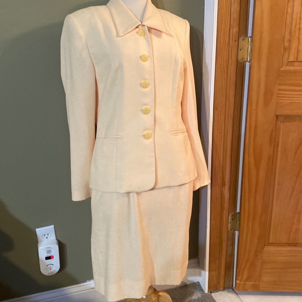 Vintage Amanda Smith Super cute yellow suit